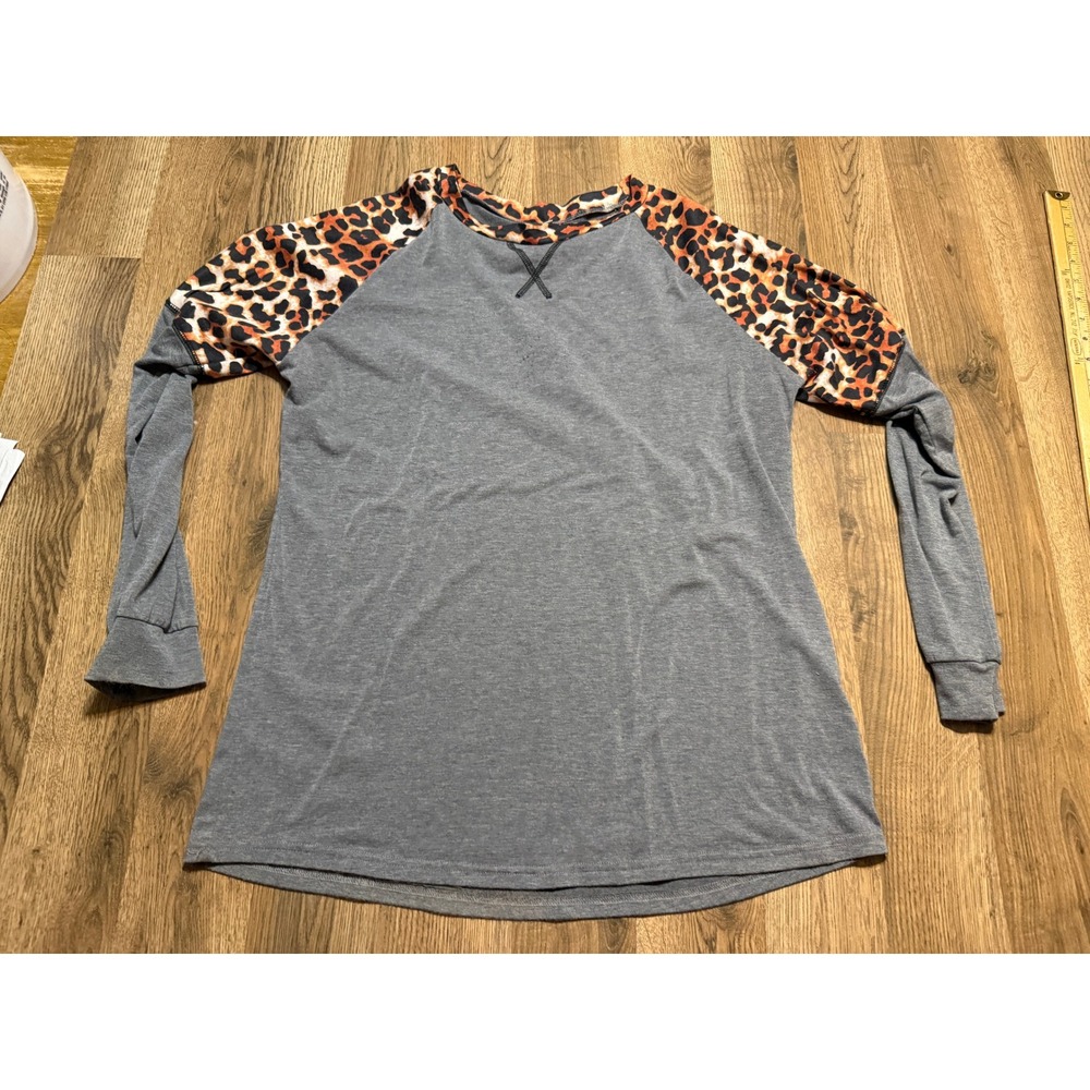 Unbranded Shirt Women Size XL Gray Leopard Print Long Sleeve Raglan Baseball Tee